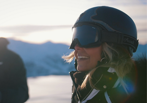 Femme casque de ski